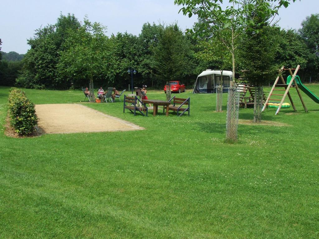 Holiday Home Ossa Basecamp Sint Odiliënberg Oda fotoğraf