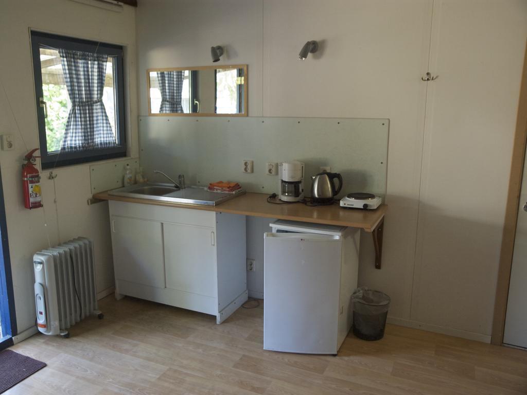 Holiday Home Ossa Basecamp Sint Odiliënberg Oda fotoğraf