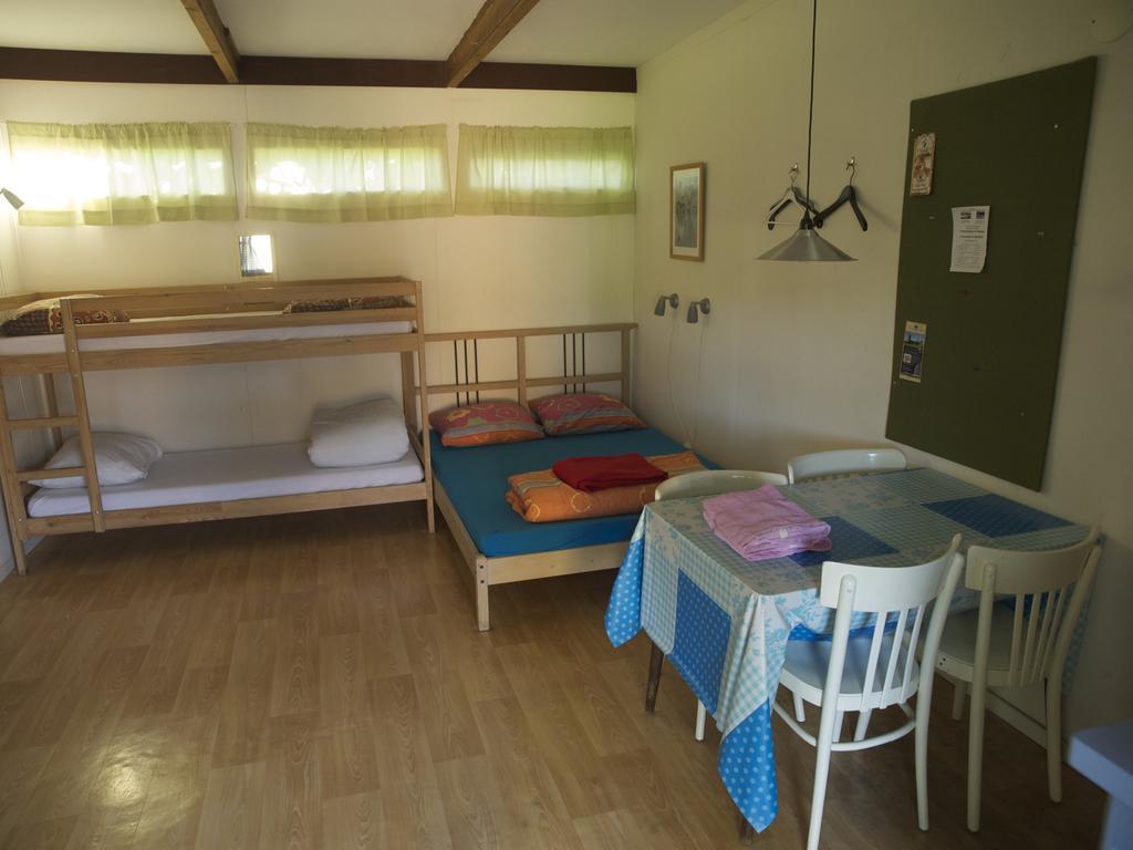 Holiday Home Ossa Basecamp Sint Odiliënberg Oda fotoğraf